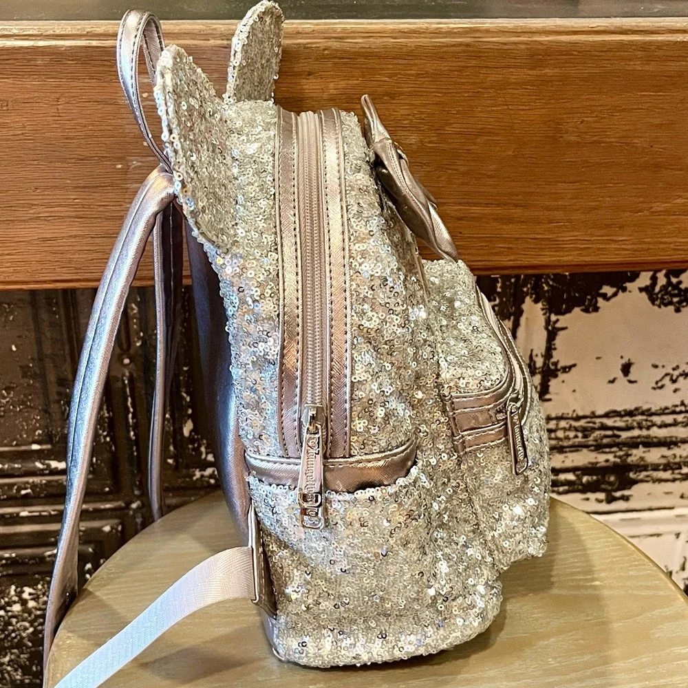 Loungefly Disney Minnie Mouse Silver Sequin Mini Backpack - Picture 2 of 8
